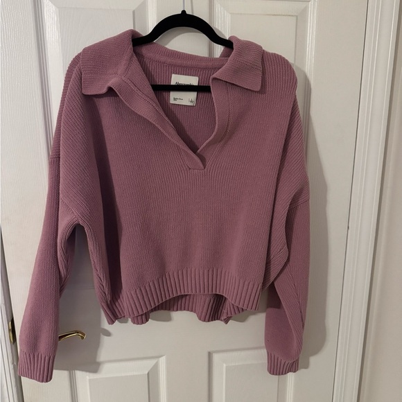 Abercrombie & Fitch Sweaters - Abercrombie & Fitch Mauve V-Neck Sweater